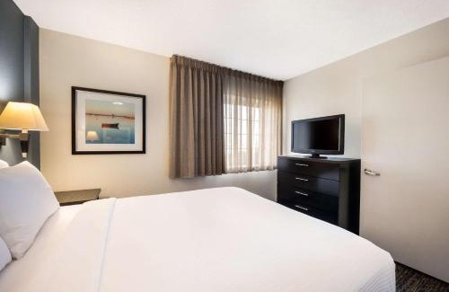 Santa Clara Hotel | Sonesta Simply Suites Silicon Valley Santa Clara