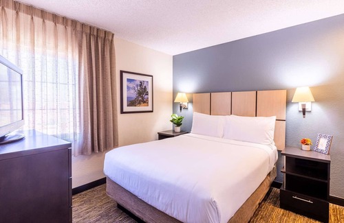 Stafford Hotel | Sonesta Simply Suites Stafford