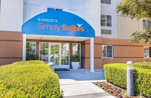 Stafford Hotel | Sonesta Simply Suites Stafford