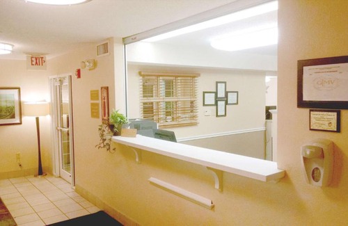 Libertyville Hotel | Sonesta Simply Suites Chicago Libertyville