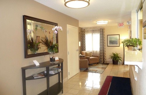 Libertyville Hotel | Sonesta Simply Suites Chicago Libertyville
