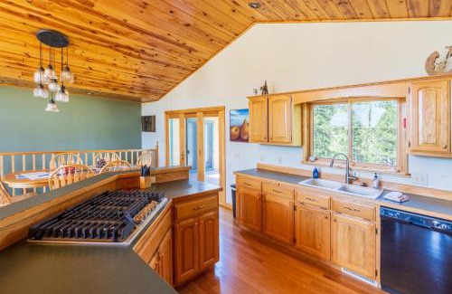 Hill City House | Song Bird Hill