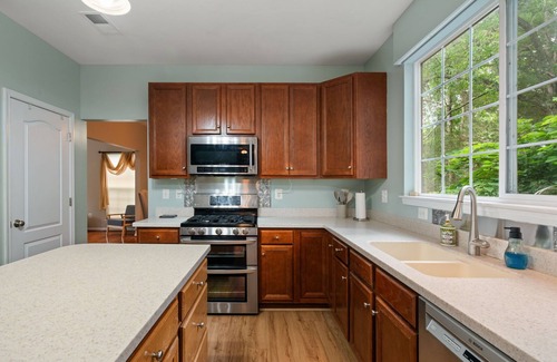 Lovettsville House | Songbird Haven by Bucolic Escapes, Midterm Stays Available