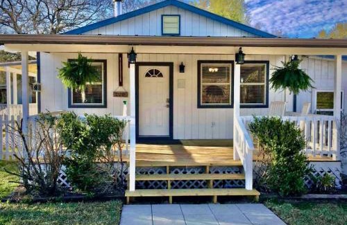 Waco House | Songbird Haven Cozy Country Getaway