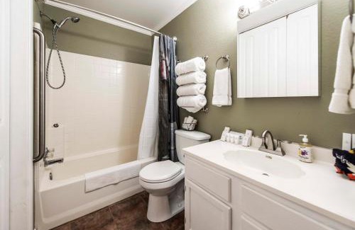 Waco House | Songbird Haven Cozy Country Getaway