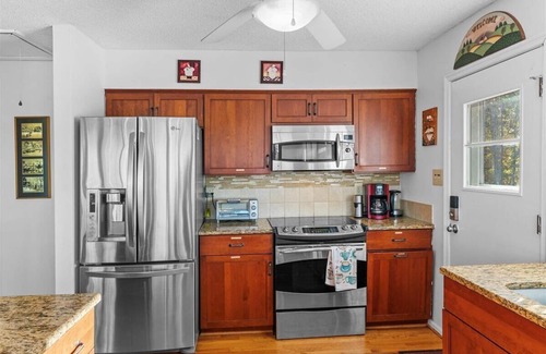 Littleton House | Songbird Haven | Excellent Location | Deep Water | Pet-Friendly