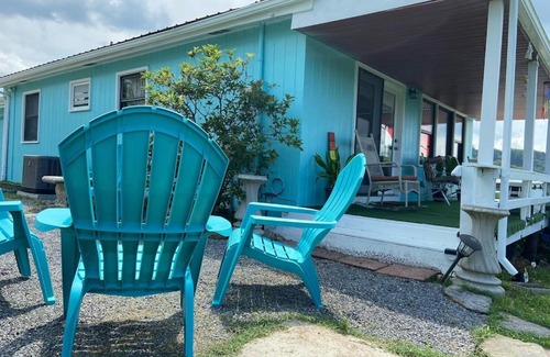 Sparta House | Songbird Manor (Panoramic Lake Views)