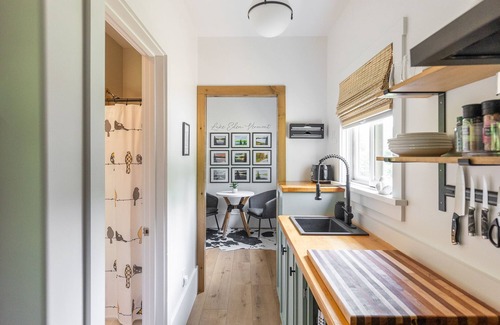 Eden House | Songbird Studio VT- Lakefront w/firepit & kayaks