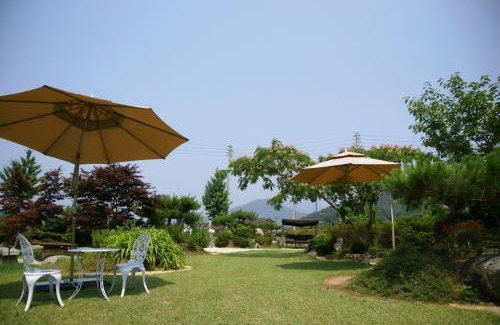 Wonyul-ri House | Songjukheon Pension