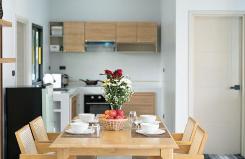 Nikhom Phatthana Villa | Songmee Pool Villa Nikompattana