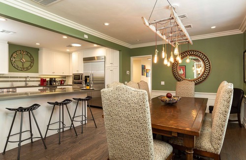 The Movie Colony House | Songwriter's Sanctuary In Movie Colony Neighborhood! Private! Walk to Downtown!
