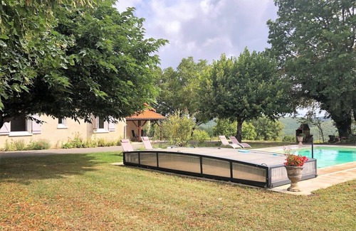 Souillac Villa | Soniette is a traditional holiday home with a private swimming pool