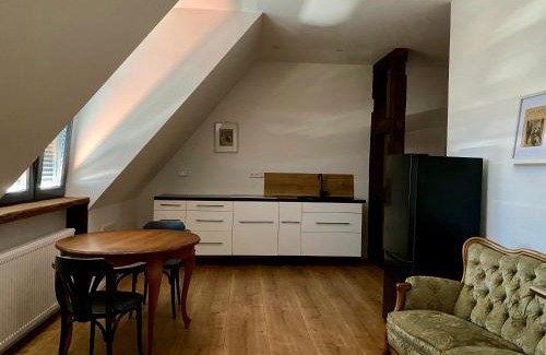 Barbelroth House | Sonnenhof 1737 - Ferienzimmer & Apartments