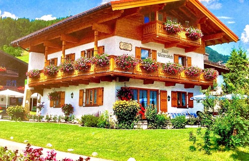 Entfelden Apartment | Sonnige Ferienwohnung von 45m² bis 65m², Balkon und extra Küche