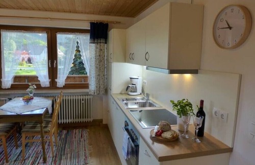 Fischlohe Apartment | Sonnige Ferienwohnung für 4 Familienurlaub