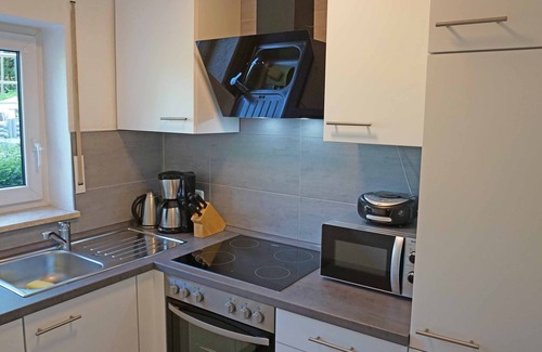 Heuchelhof Apartment | Sonnige Ferienwohnung für bis zu 4 Personen Direkt in der Natur