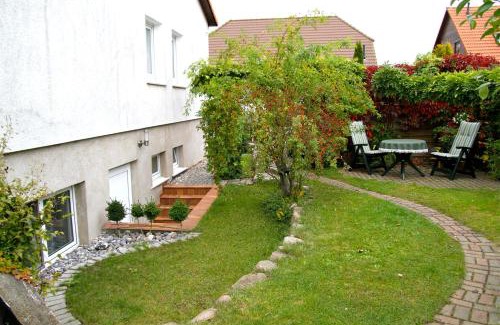 Sassnitz Apartment | Sonnige Souterrain-Ferienwohnung