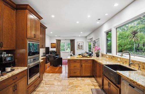 Sonoma House | Sonoma 14Acres, 2BR 2BA, Pool HotTub, Plaza 3 mi.