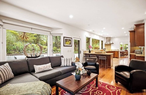 Sonoma House | Sonoma 14Acres, 2BR 2BA, Pool HotTub, Plaza 3 mi.