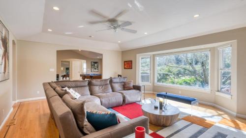 Sebastopol House | Sonoma Hideaway w Private Pool Fire Pit Game Room Guest Studios