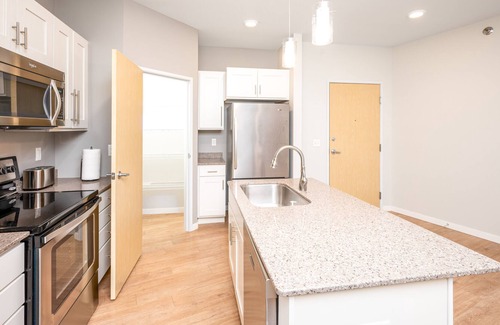 Grand Forks Apartment | Sonoma Lofts Luxury Apartment - Minutes from the Ralph Engl