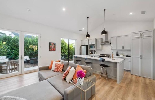 Kenwood Cottage | ★ Sonoma Valley Garden Cottage ★ Clean and Modern ★ Fast Internet ★