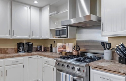 Sonoma House | Sonoma Vineyard House, Pool Hot Tub near Plaza