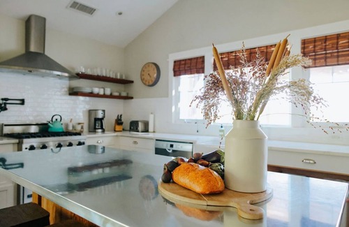 Sonoma House | Sonoma Vineyard Retreat Private House & Guesthouse w/Gourmet Kitchen & Views