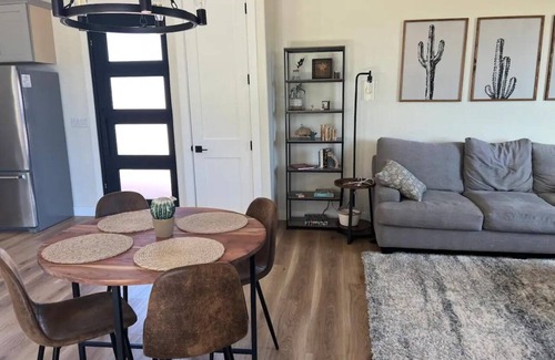 New River House | Sonoran Ridge Retreat One Bedroom Home Sleeps Four, Sauna, Fire pit, Spa like