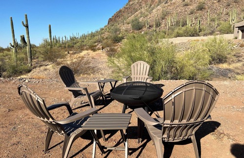 New River House | Sonoran Ridge Retreat One Bedroom Home Sleeps Four, Sauna, Fire pit, Spa like