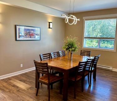 Sooke House | Sooke Harbour Penthouse