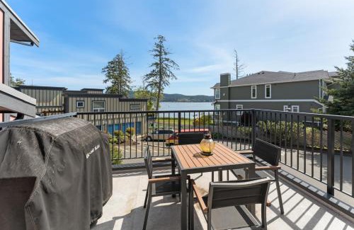 Sooke House | Sooke Harbour Resort & Marina