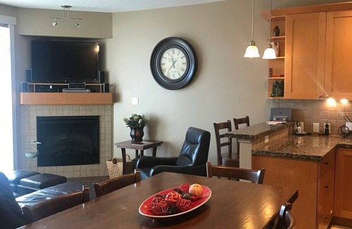 Sooke House | Sooke Harbour Townhouse