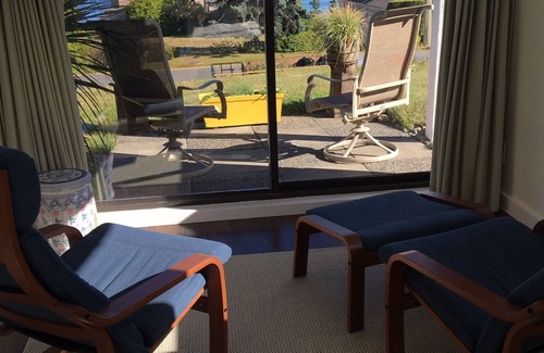 Sooke House | Sooke Ocean View Suite - private/cozy Sooke town centre