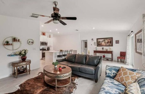 Port Charlotte House | Soothing 3-bedroom 2 bath pet friendly house