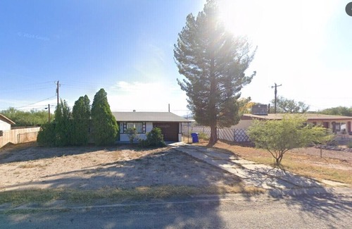 Pomerene House | Soothing 3-bedroom house in charming mature neighborhood in Benson
