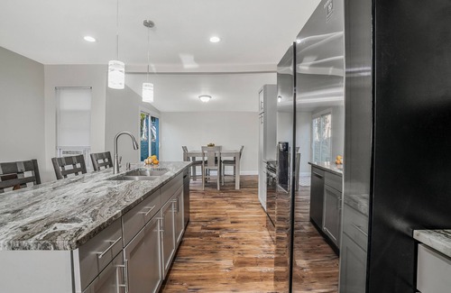 Millvale House | Soothing 4-bedroom house with WiFi in Pittsburgh
