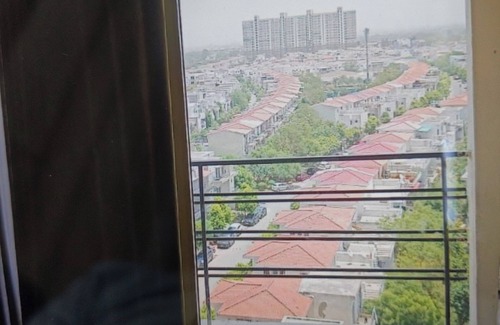 Greater Noida Apartment | Soothing apartment with AC in Greater Noida, apartment with all luxury amenities