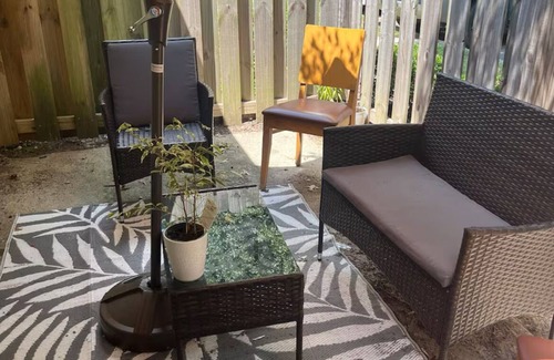 Laurel Apartment | Soothing apartment with AC in charming Henrico