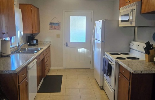 Gleneden Beach House | Soothing beach house with WiFi in Lincoln Beach