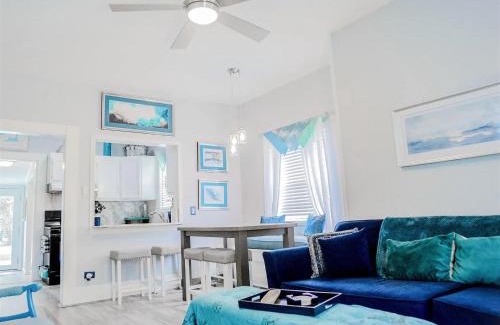 Nederland House | Soothing Blues in Peaceful 2BR 1BA Cottage