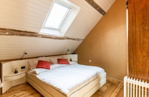 Dun-sur-Grandry House | Soothing Holiday Home in Dun-sur-Grandry with Terrace