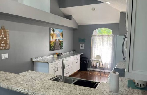 Gibsonton House | Soothing house with AC/Private pool/Grill/WiFi in charming Gibsonton