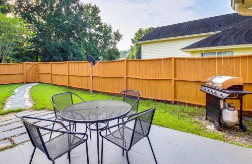 Savannah House | Soothing Savannah Townhome with Patio!