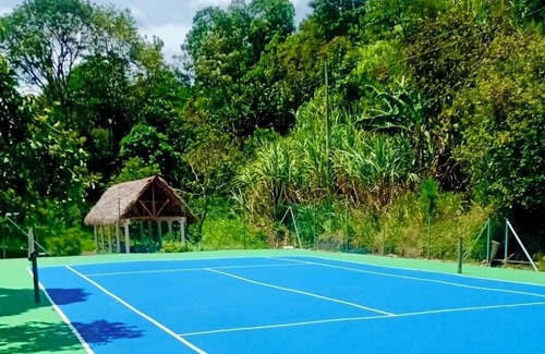 Villeta Villa | Soothing villa with WiFi in Villeta for a relaxing getaway