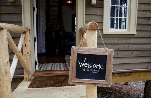 Chickamauga Cottage | Sophie's Roost Treehouse at Candlelight Forest Resort