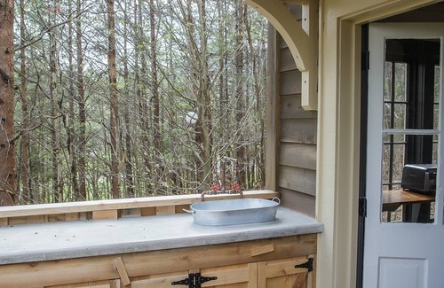 Chickamauga Cottage | Sophie's Roost Treehouse at Candlelight Forest Resort