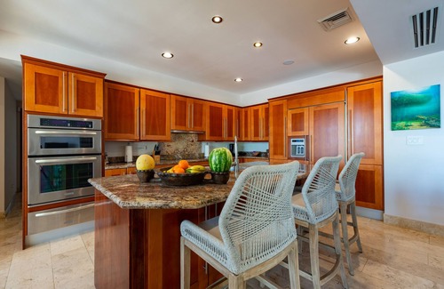 Liberia House | Sophisticated design and breathtaking ocean view unite in this golfer's paradise
