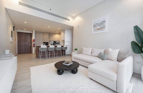 Jumeirah Village Circle Apartment | Sophisticated 1 bedroom apartment that sleeps 4 in JVC!