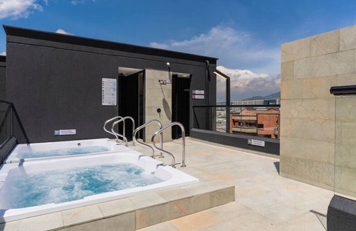 San Diego Apartment | Sophisticated 1BR Apt – Cowork +Hot Tub in Poblado